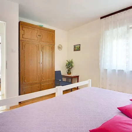 Apartment 590 Meter Zum Mit Meerblick Premantura